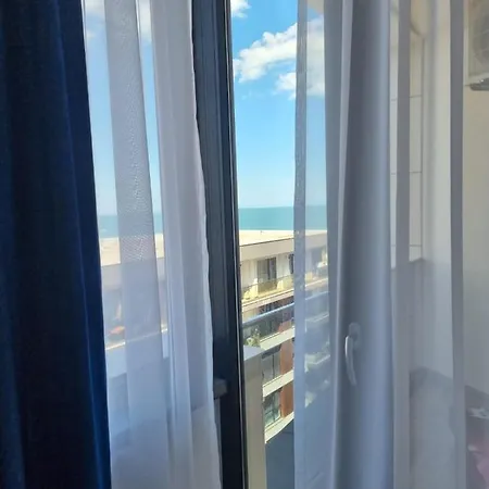 Breeze Mamaia Nord Apartment